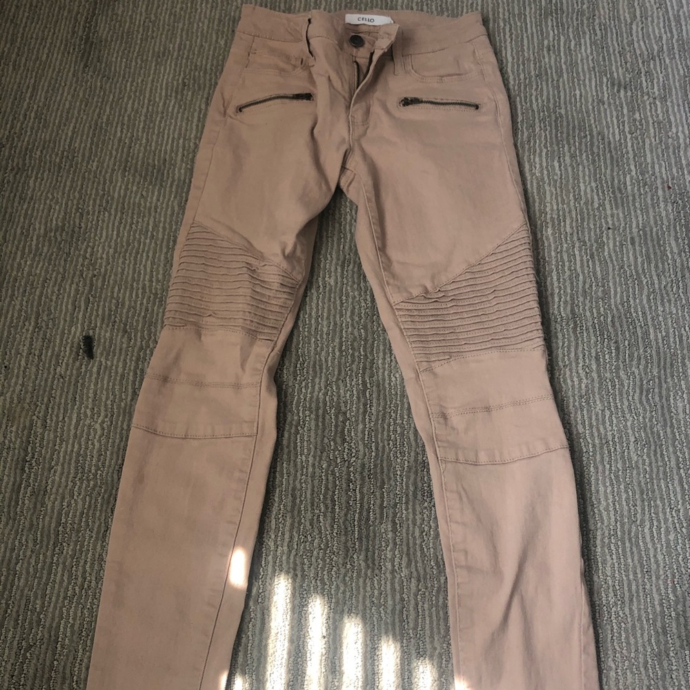 Pink Pants - Picture 3 of 5
